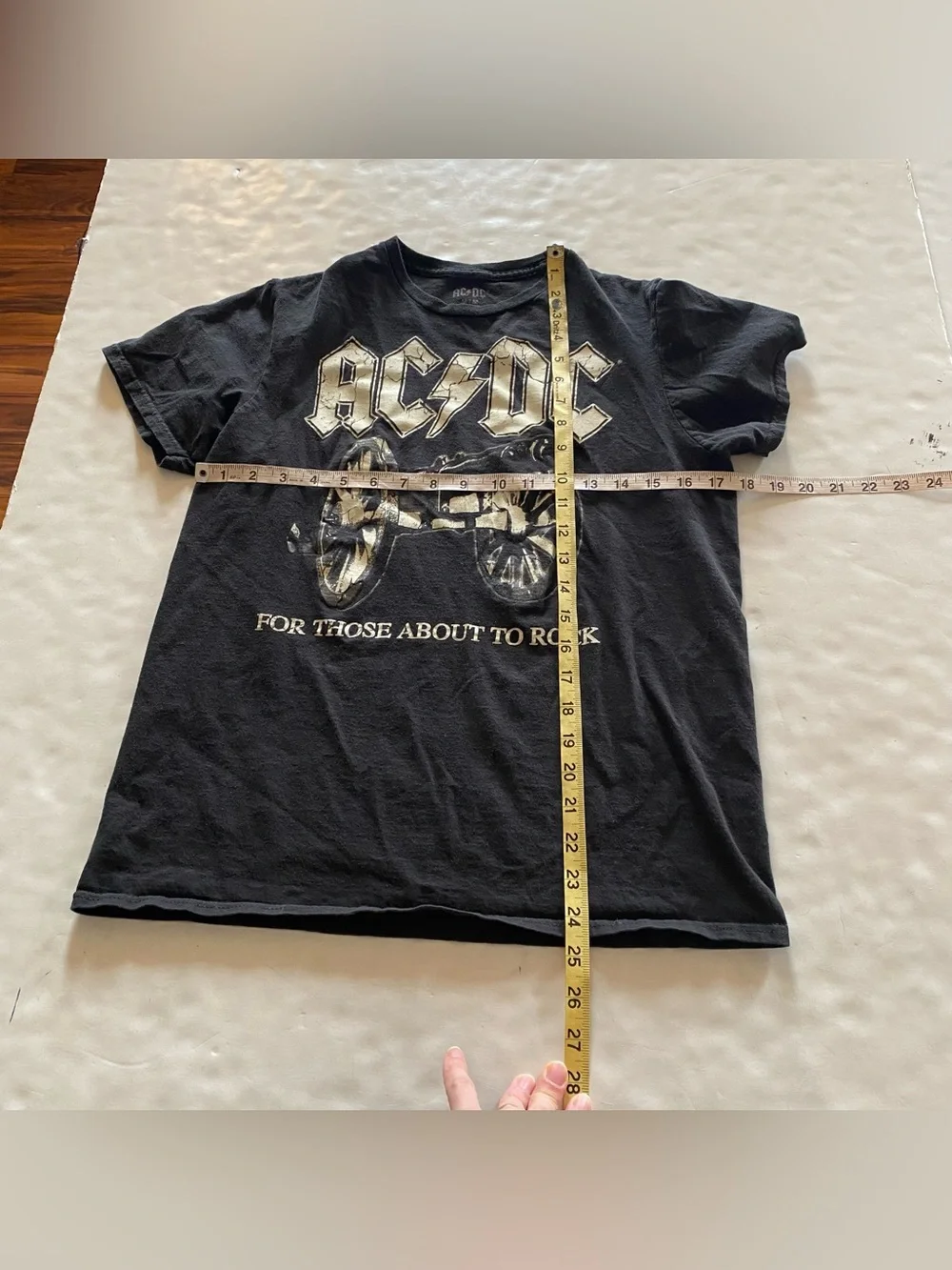 ACDC Tshirt Mens Size Medium AC/DC Band Tee Unisex Black For Those About To Rock
